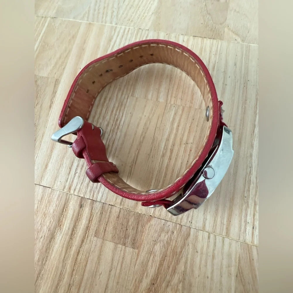 Fossil ladies silver tone barrel shaped red leather watch NEW BATTERY